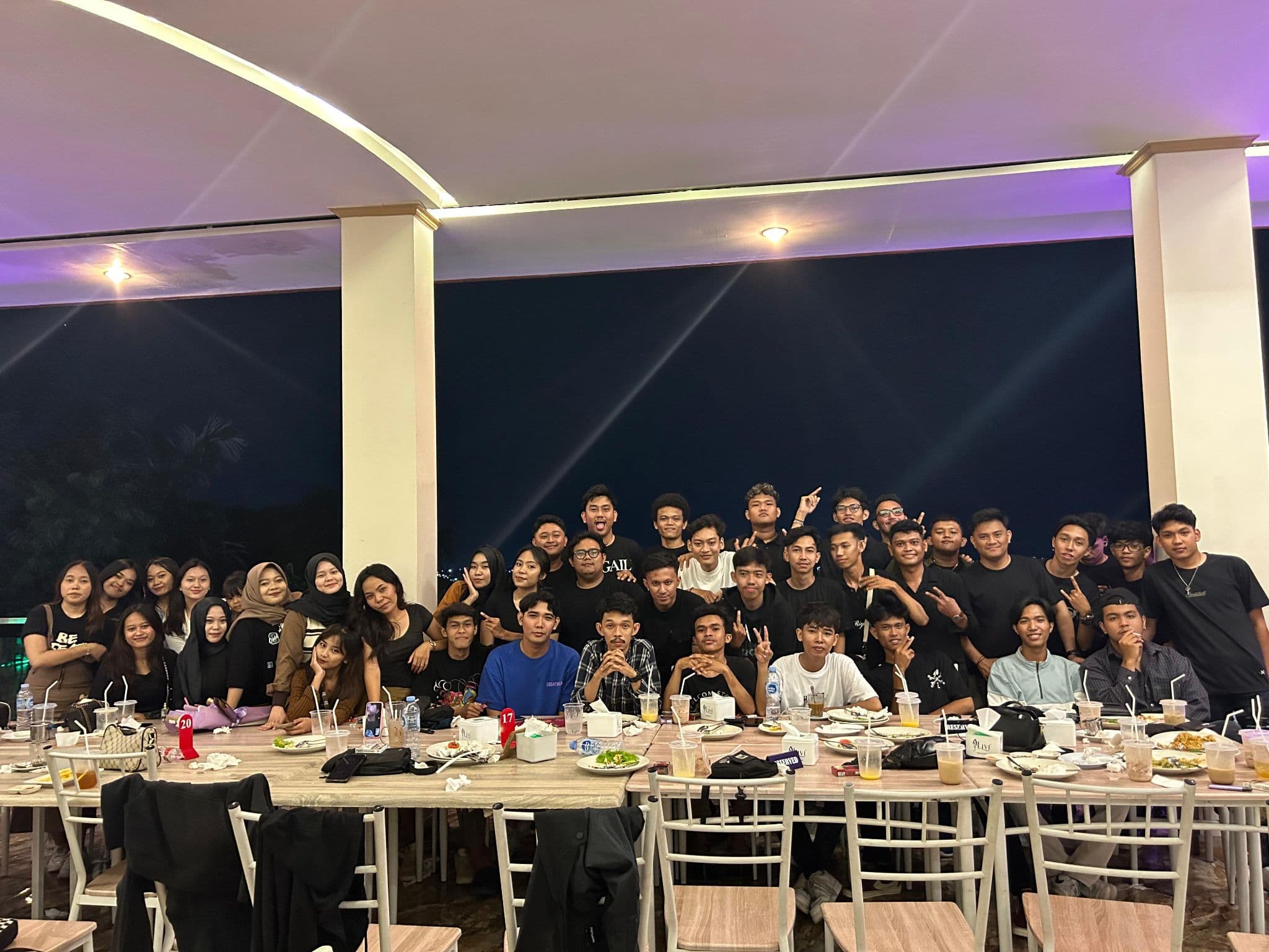 Meet up dan buka bersama anggota CEES AREA 2024 di Bungas Cafe Samarinda